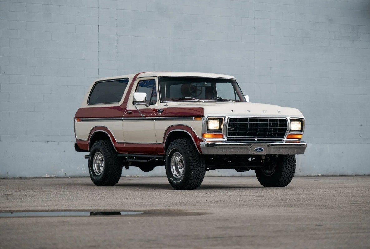 Ford-Bronco-1979-SUV-2
