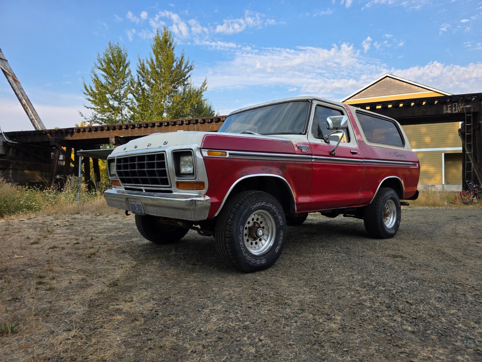 Ford-Bronco-1979-SUV-3