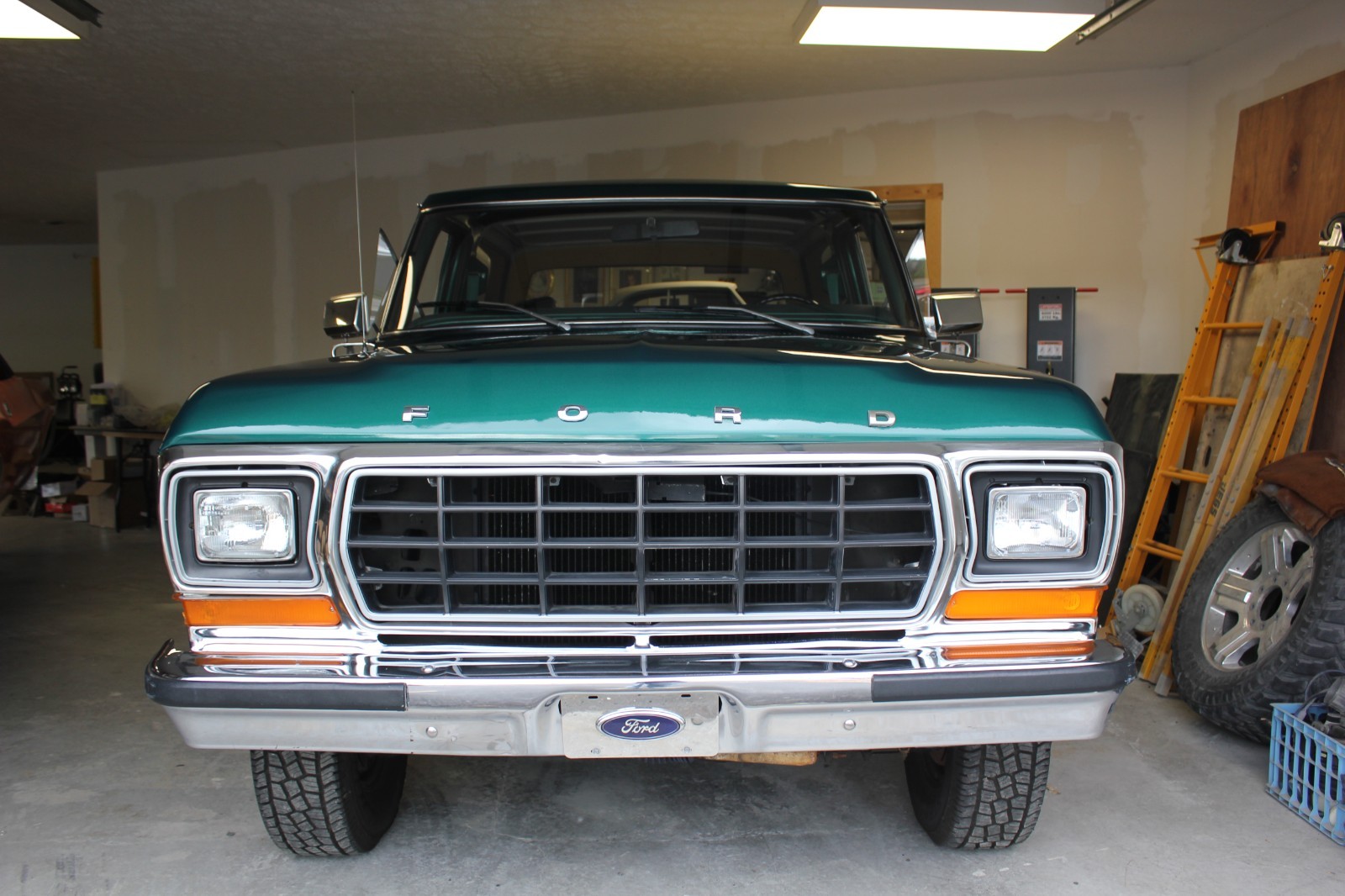 Ford-Bronco-1979-SUV-37