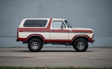 Ford-Bronco-1979-SUV-4