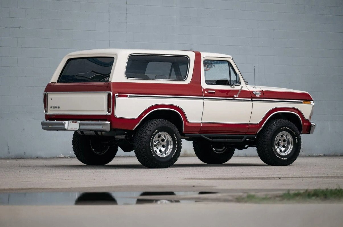 Ford-Bronco-1979-SUV-5