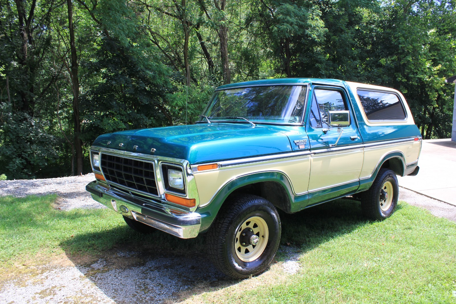 Ford-Bronco-1979-SUV-7