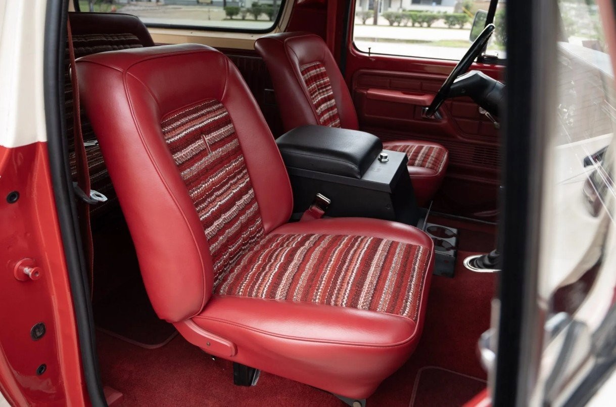 Ford-Bronco-1979-SUV-8