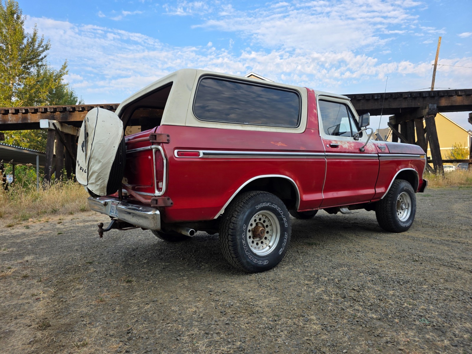 Ford-Bronco-1979-SUV-9