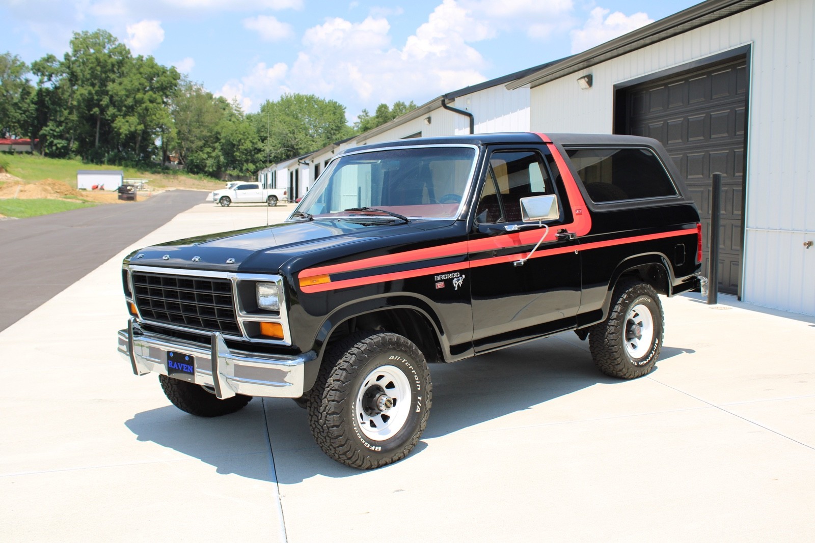 Ford-Bronco-1981-1