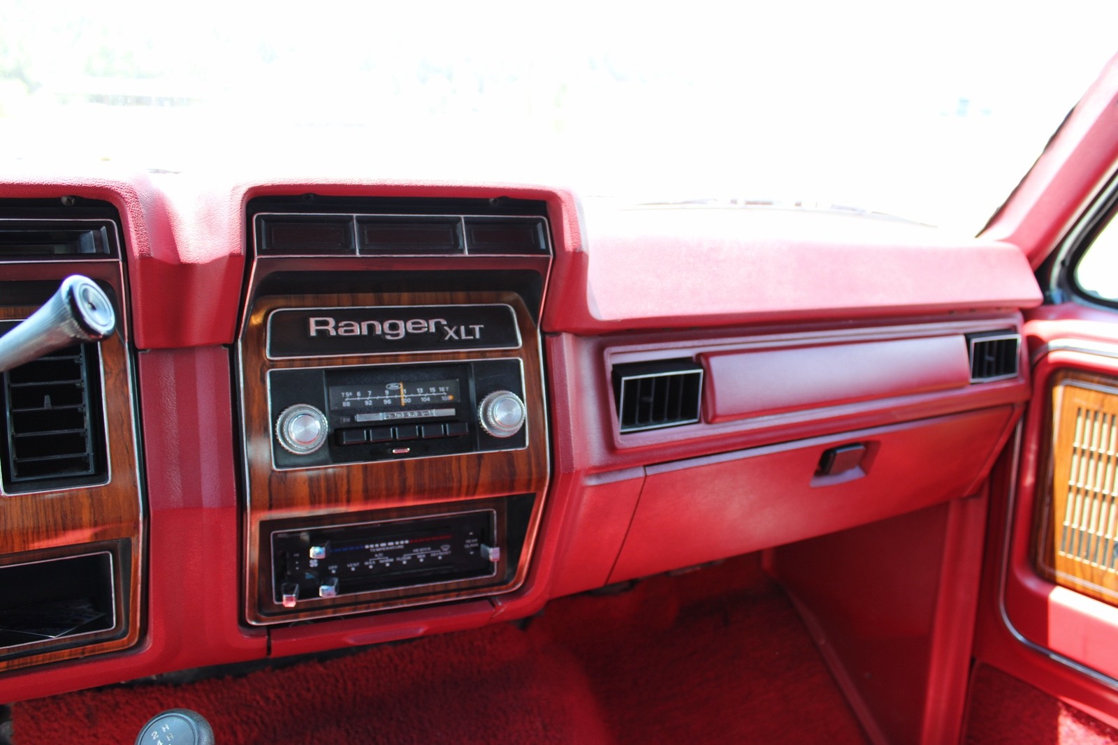 Ford-Bronco-1981-10