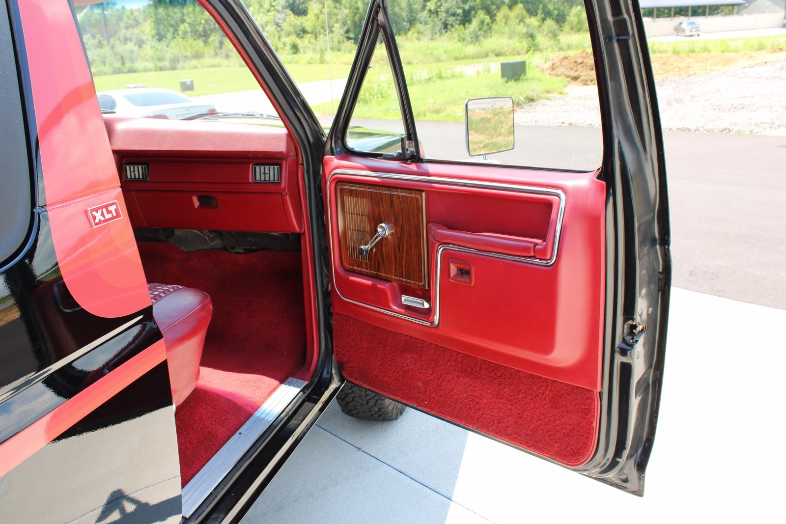 Ford-Bronco-1981-11