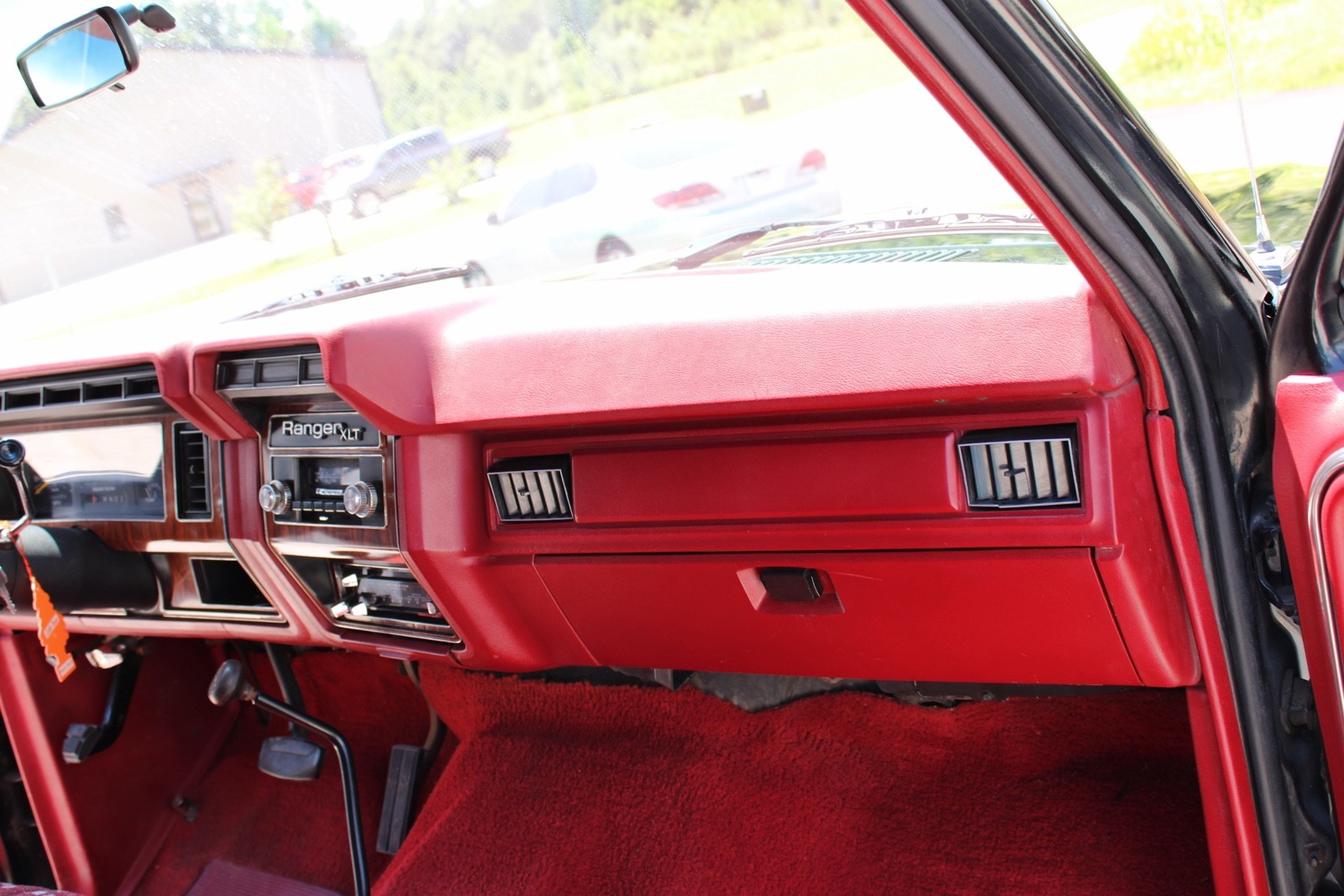 Ford-Bronco-1981-12