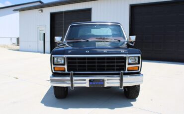 Ford-Bronco-1981-2