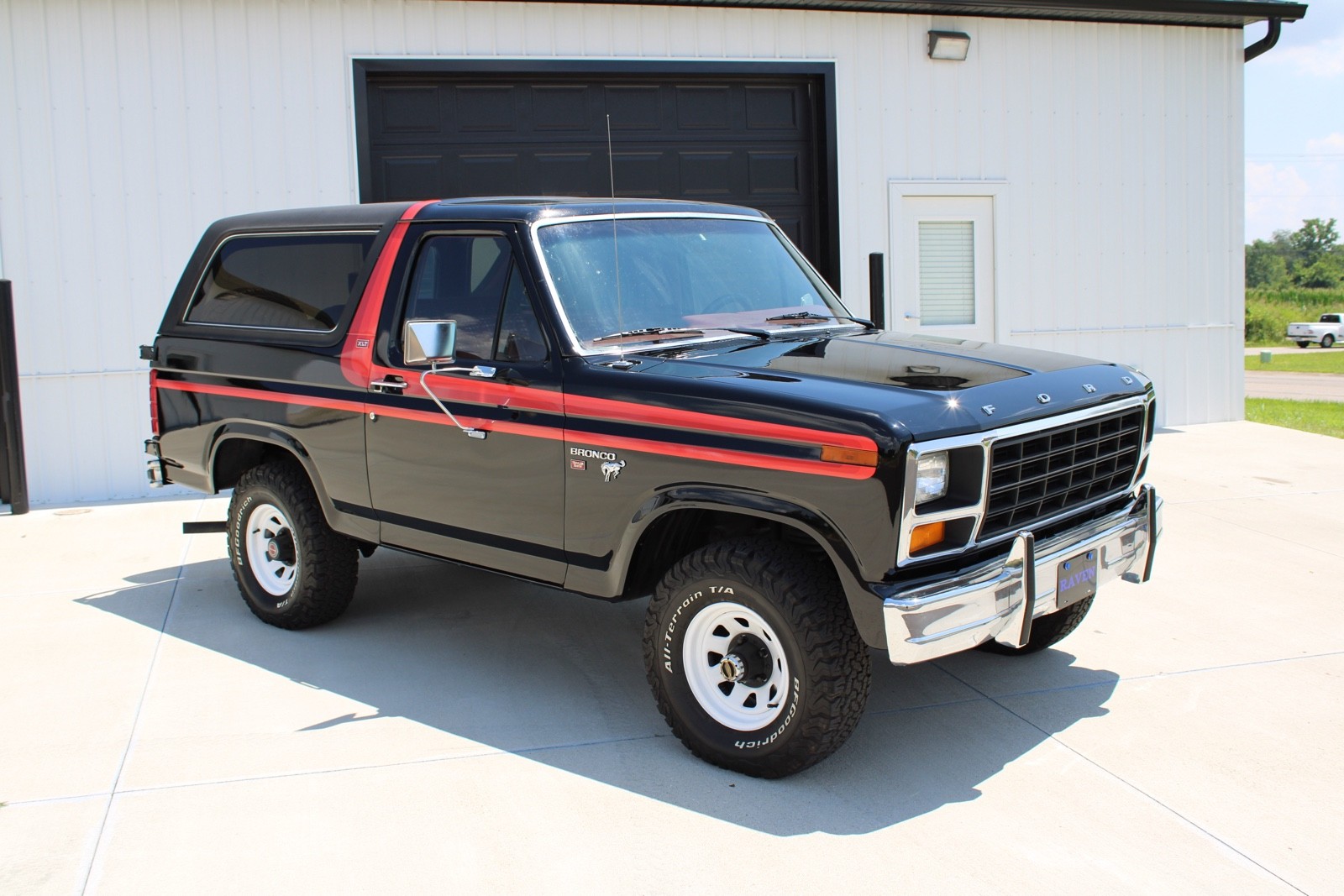 Ford-Bronco-1981-3