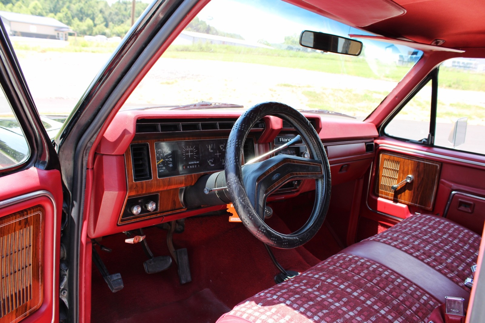 Ford-Bronco-1981-8