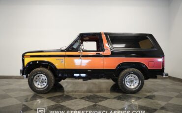 Ford-Bronco-1984-Black-1