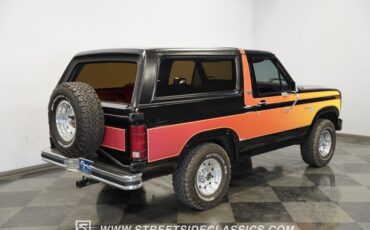 Ford-Bronco-1984-Black-14