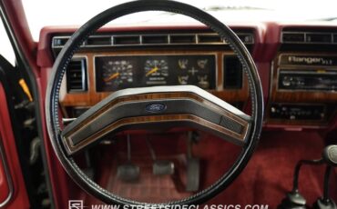 Ford-Bronco-1984-Black-18