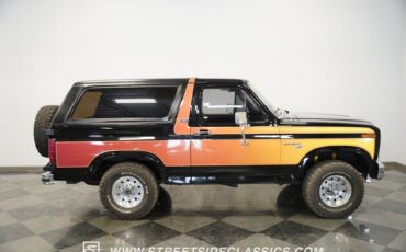 Ford-Bronco-1984-Black-25