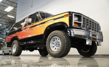 Ford-Bronco-1984-Black-26