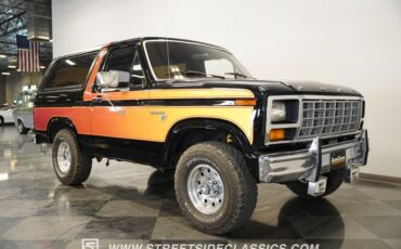 Ford-Bronco-1984-Black-35
