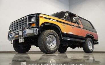 Ford-Bronco-1984-Black-4