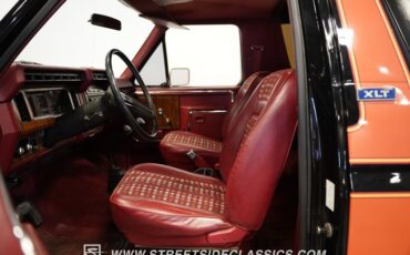 Ford-Bronco-1984-Black-44