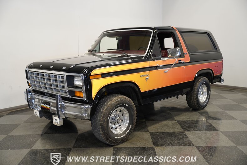 Ford-Bronco-1984-Black-6