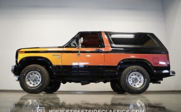 Ford-Bronco-1984-Black-7
