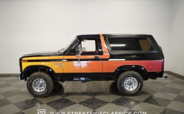 Ford-Bronco-1984-Black-8
