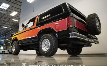 Ford-Bronco-1984-Black-9