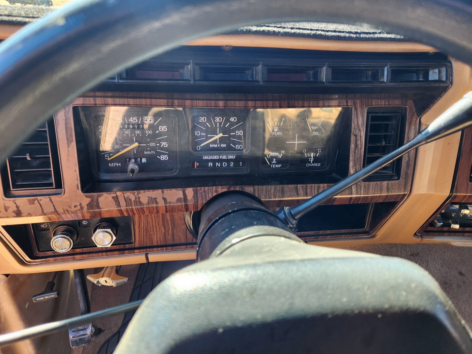Ford-Bronco-1984-SUV-10