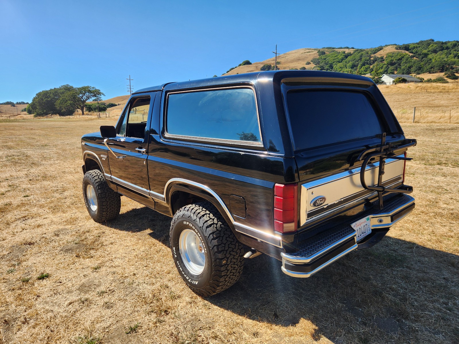 Ford-Bronco-1984-SUV-12