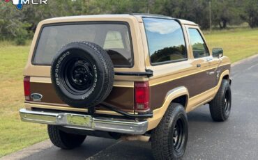 Ford-Bronco-1984-SUV-15