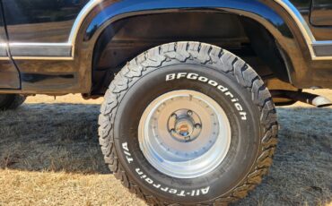 Ford-Bronco-1984-SUV-33