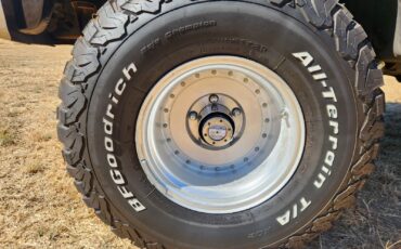 Ford-Bronco-1984-SUV-34