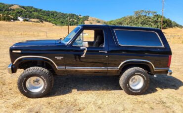 Ford-Bronco-1984-SUV
