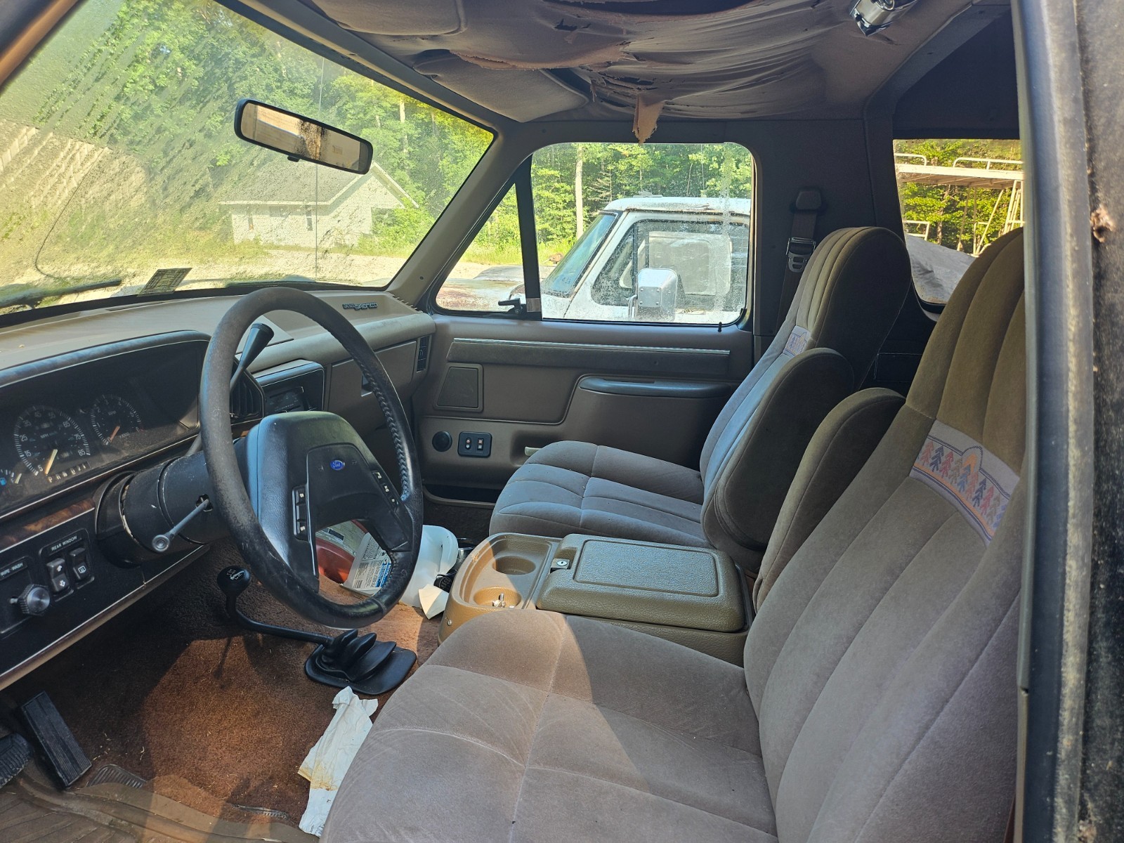 Ford-Bronco-1987-12