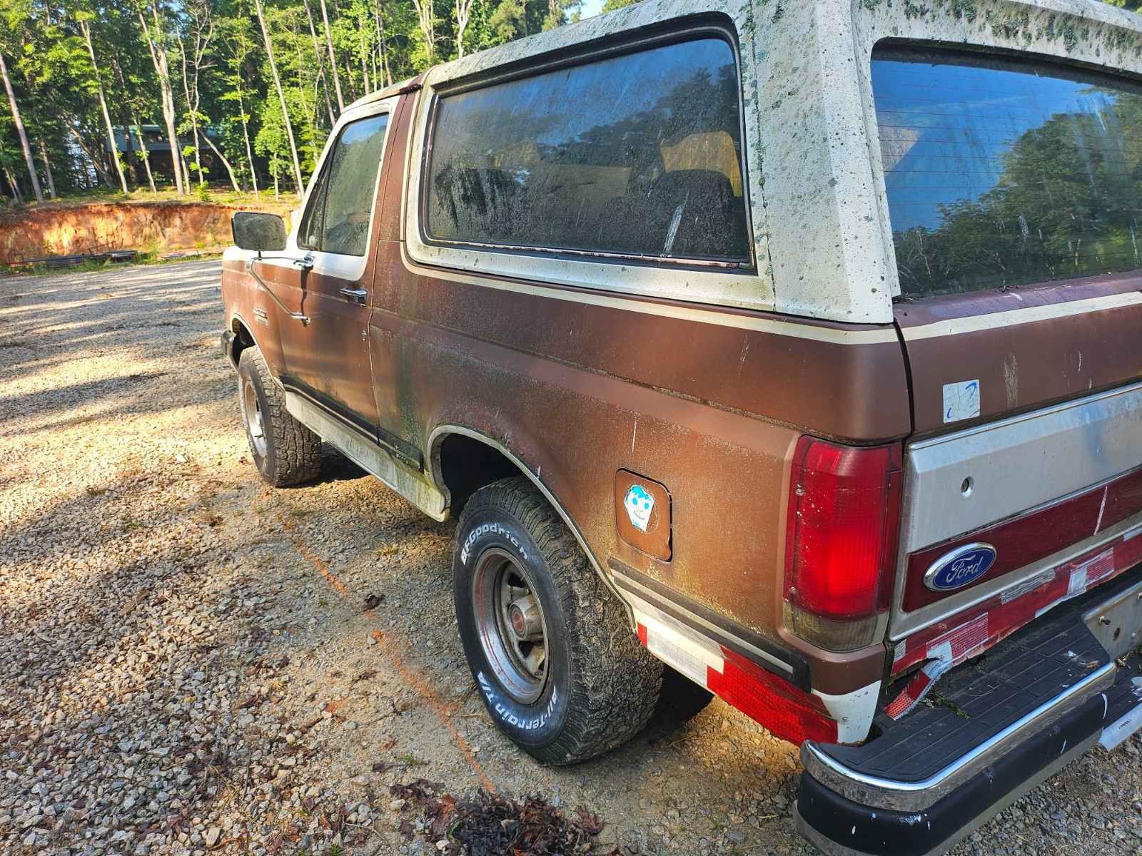 Ford-Bronco-1987-3