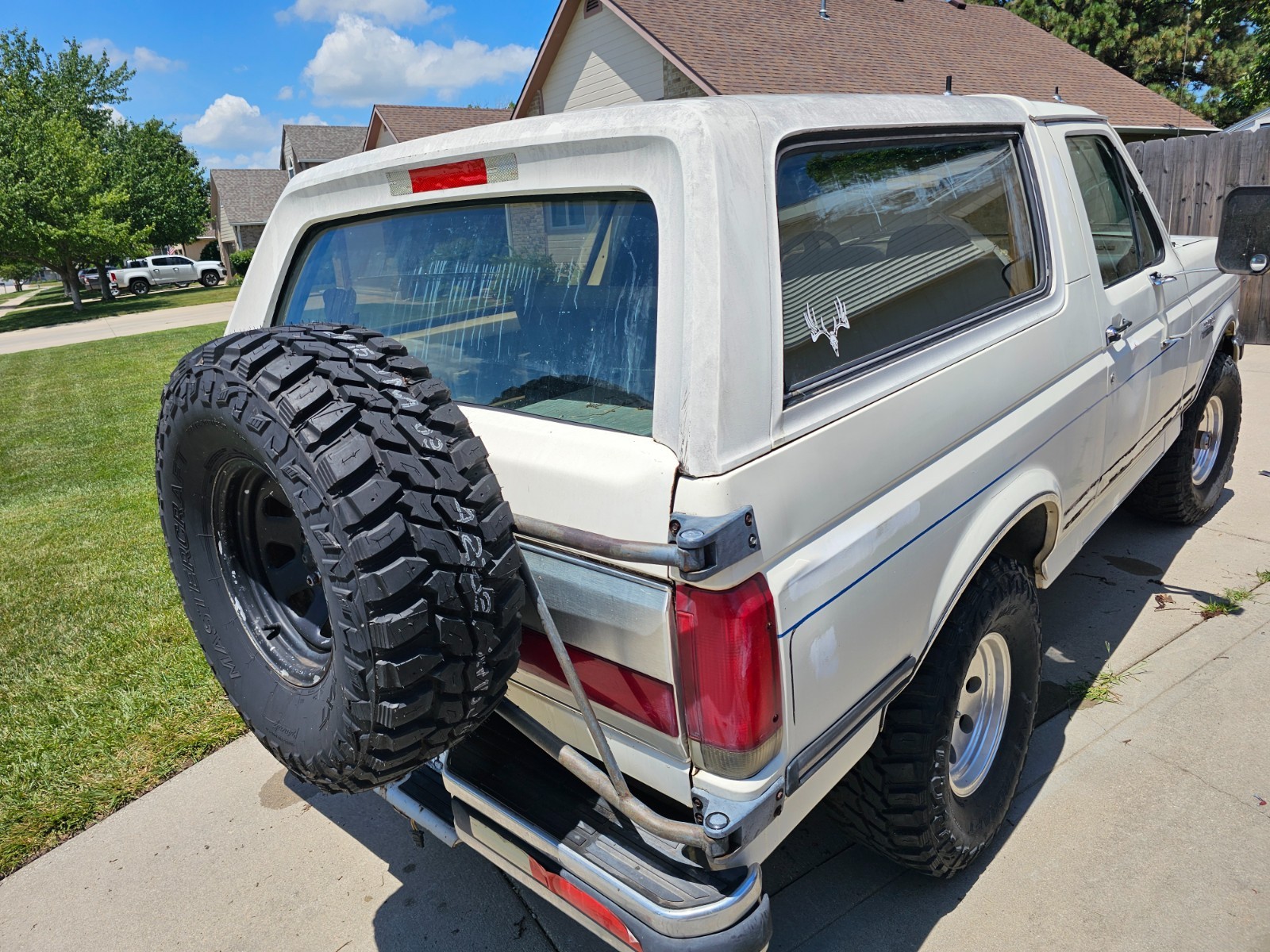 Ford-Bronco-1989-SUV-11