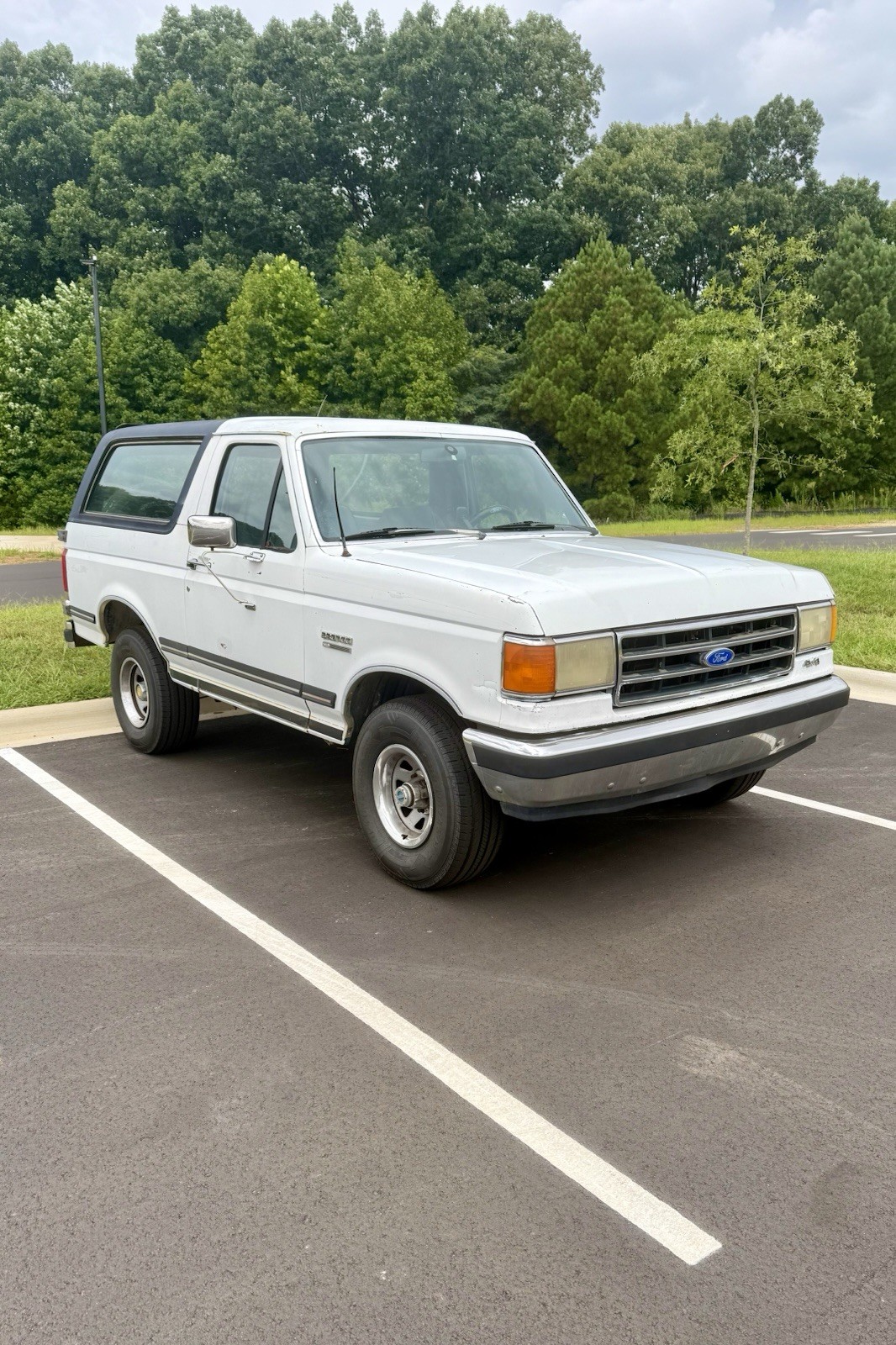Ford-Bronco-1990-SUV-1