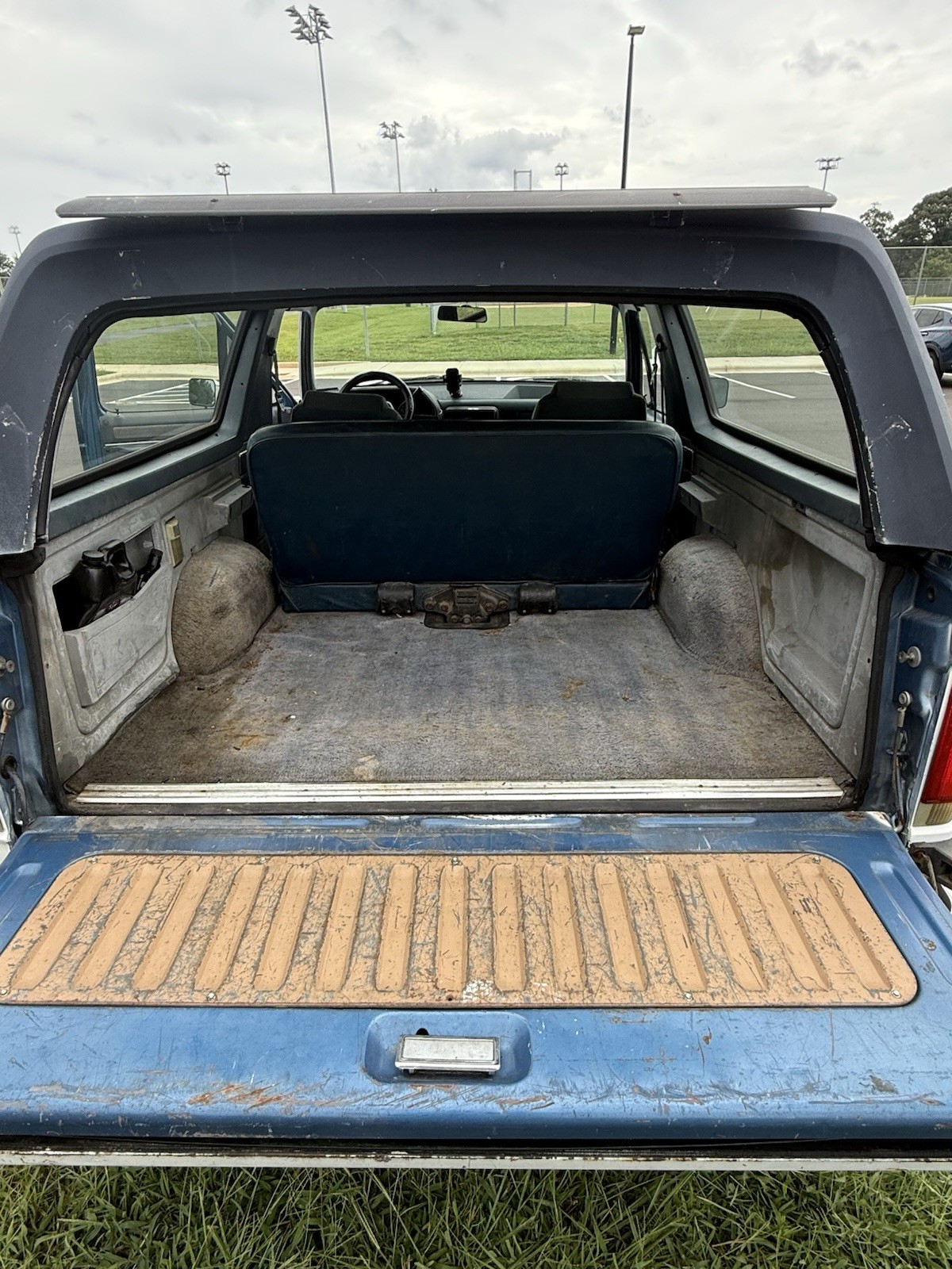 Ford-Bronco-1990-SUV-11