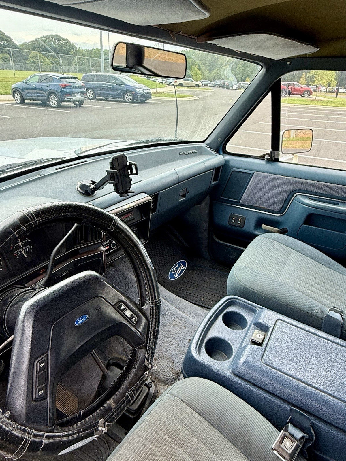 Ford-Bronco-1990-SUV-5