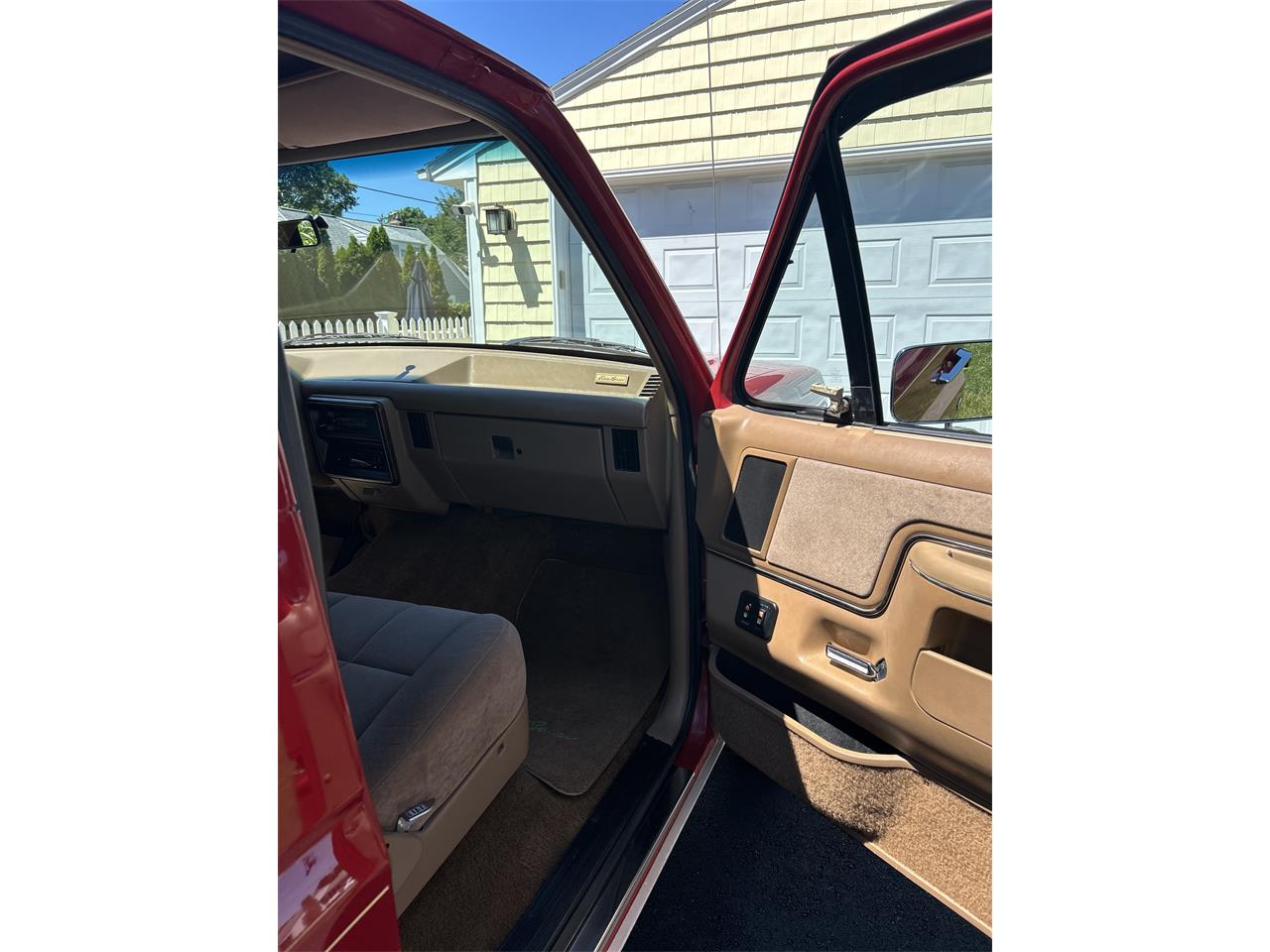 Ford-Bronco-1991-Red-Tan-11