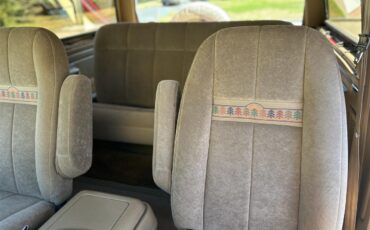 Ford-Bronco-1991-Red-Tan-19