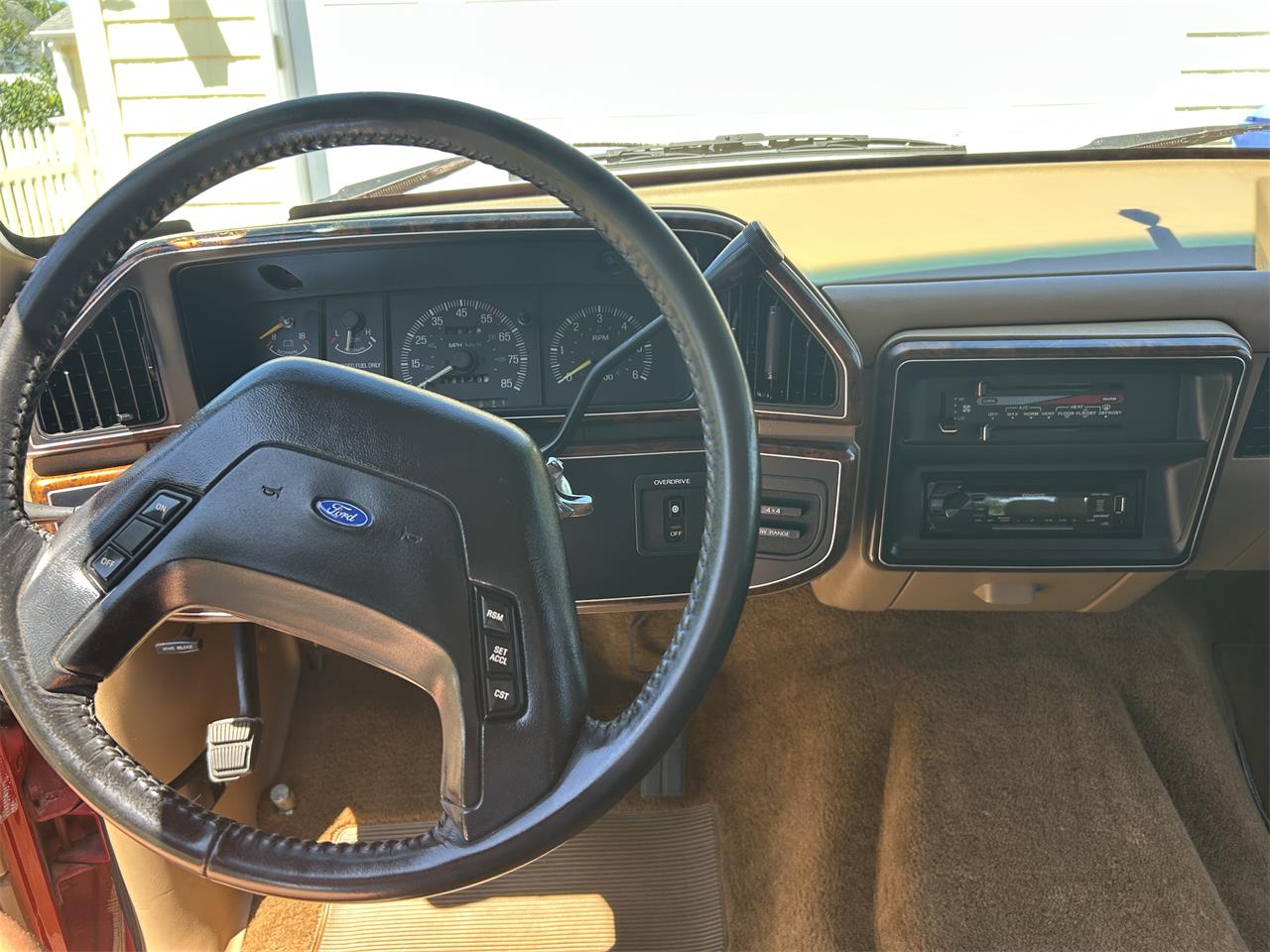 Ford-Bronco-1991-Red-Tan-20