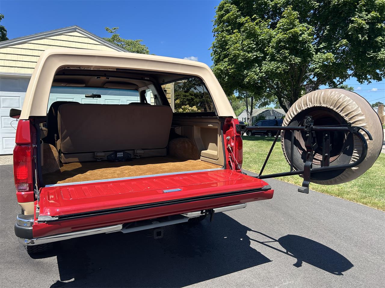 Ford-Bronco-1991-Red-Tan-5