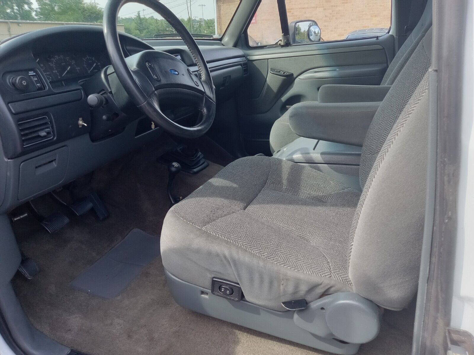 Ford-Bronco-1992-SUV-10