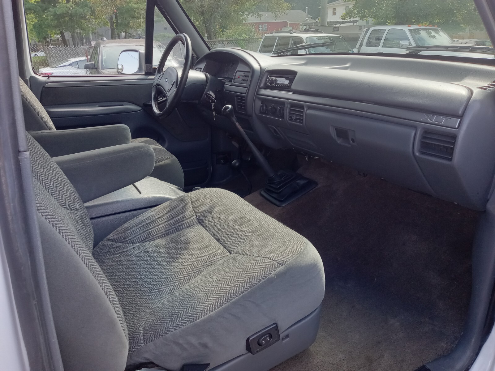 Ford-Bronco-1992-SUV-12