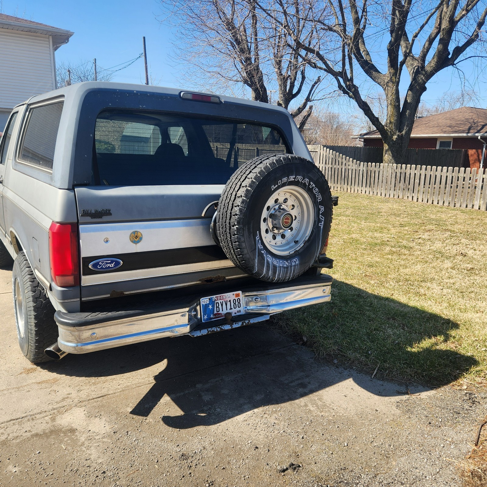 Ford-Bronco-1992-SUV-2