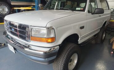 Ford-Bronco-1992-SUV-25