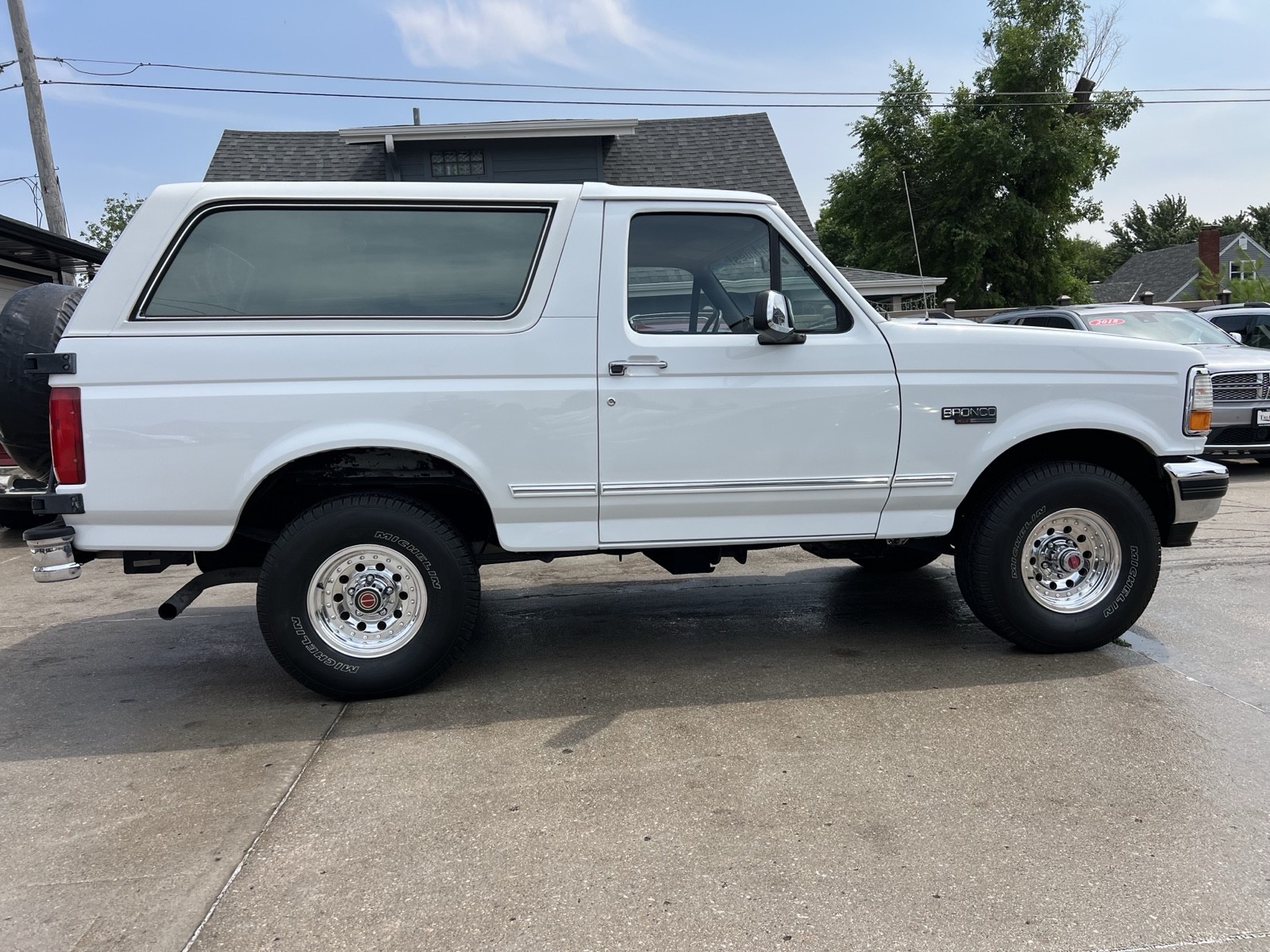 Ford-Bronco-1993-3