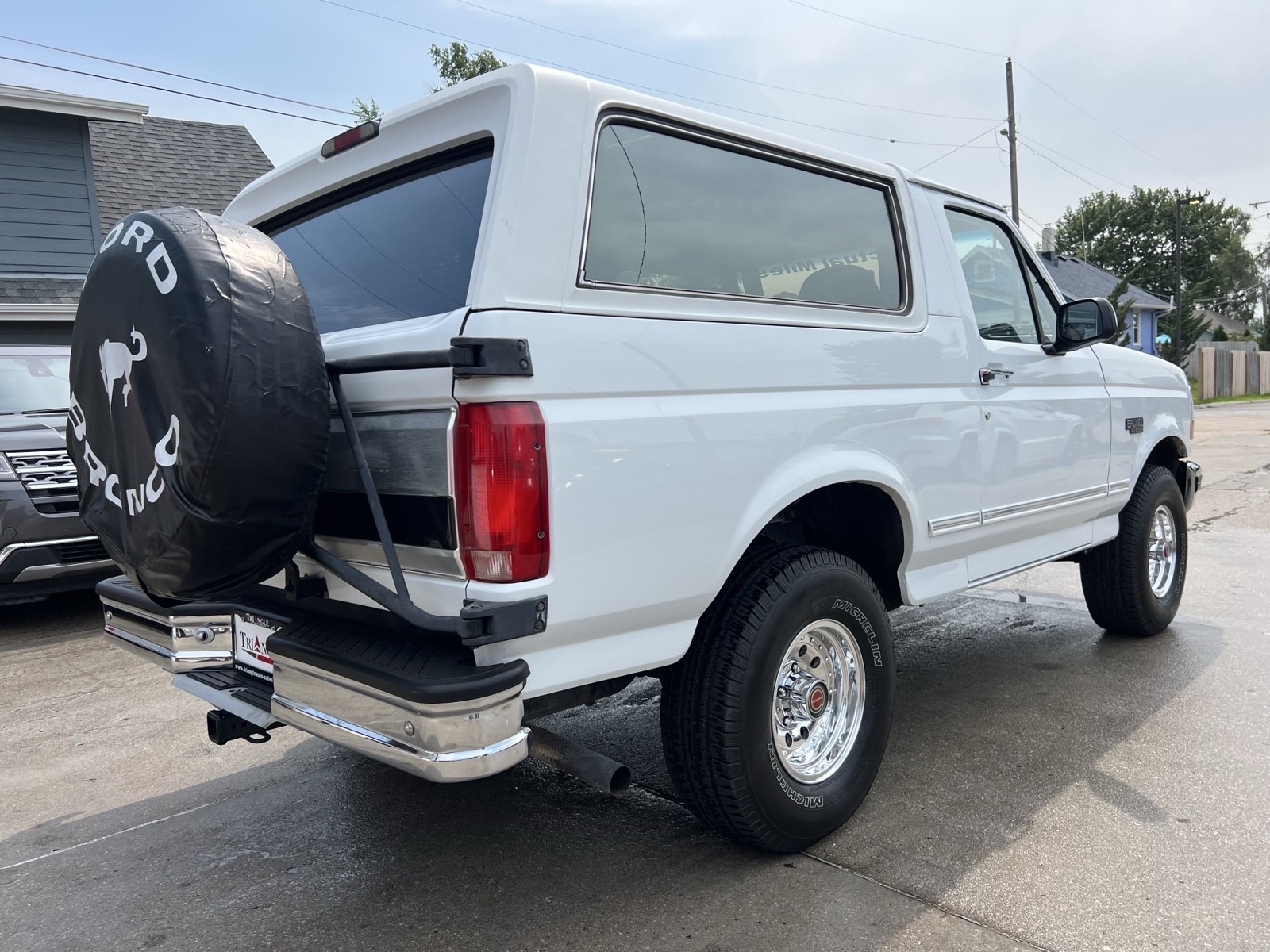 Ford-Bronco-1993-4