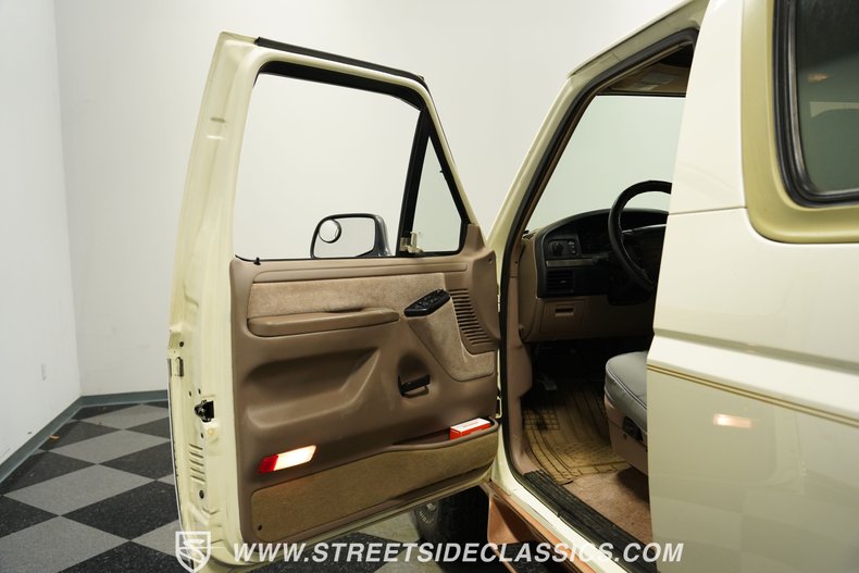 Ford-Bronco-1995-Colonial-White-Medium-Mocha-31